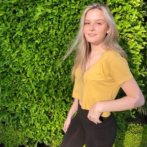 Meet your Posher, Olivia